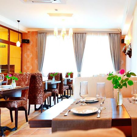 Hotel Ajur Odessa Eksteriør billede