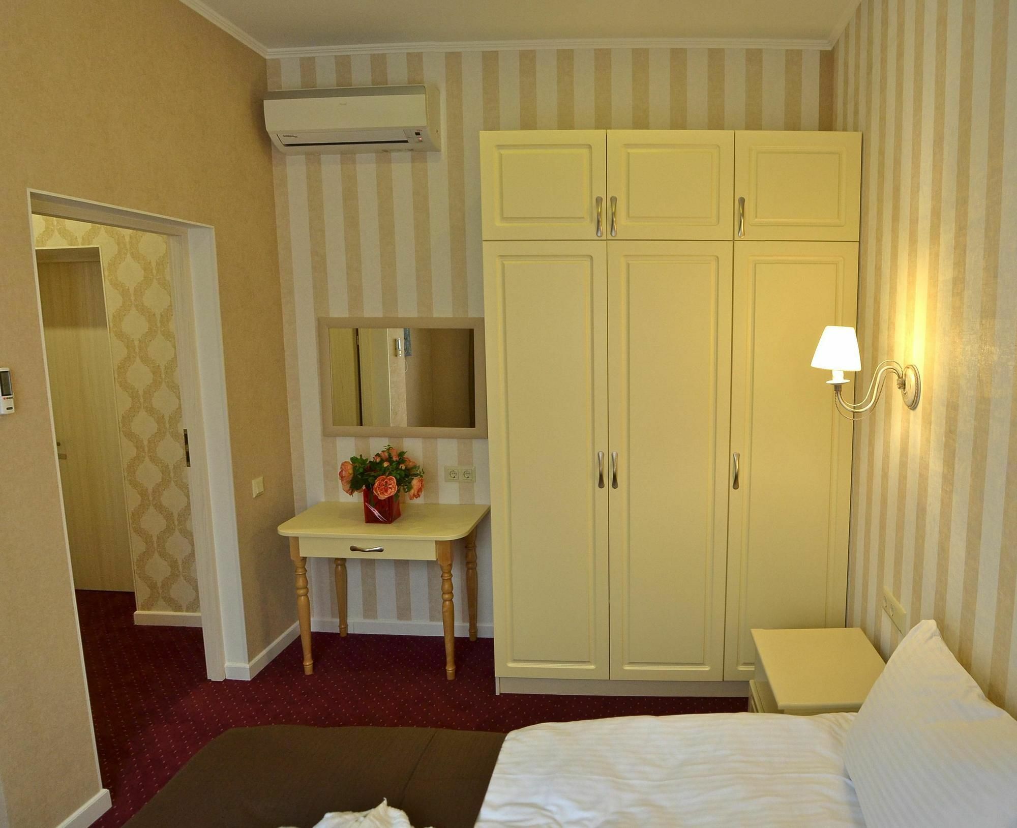 Hotel Ajur Odessa Eksteriør billede