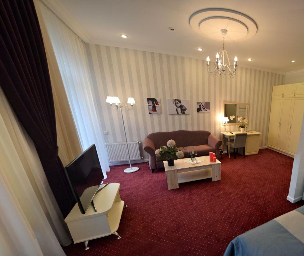 Hotel Ajur Odessa Eksteriør billede